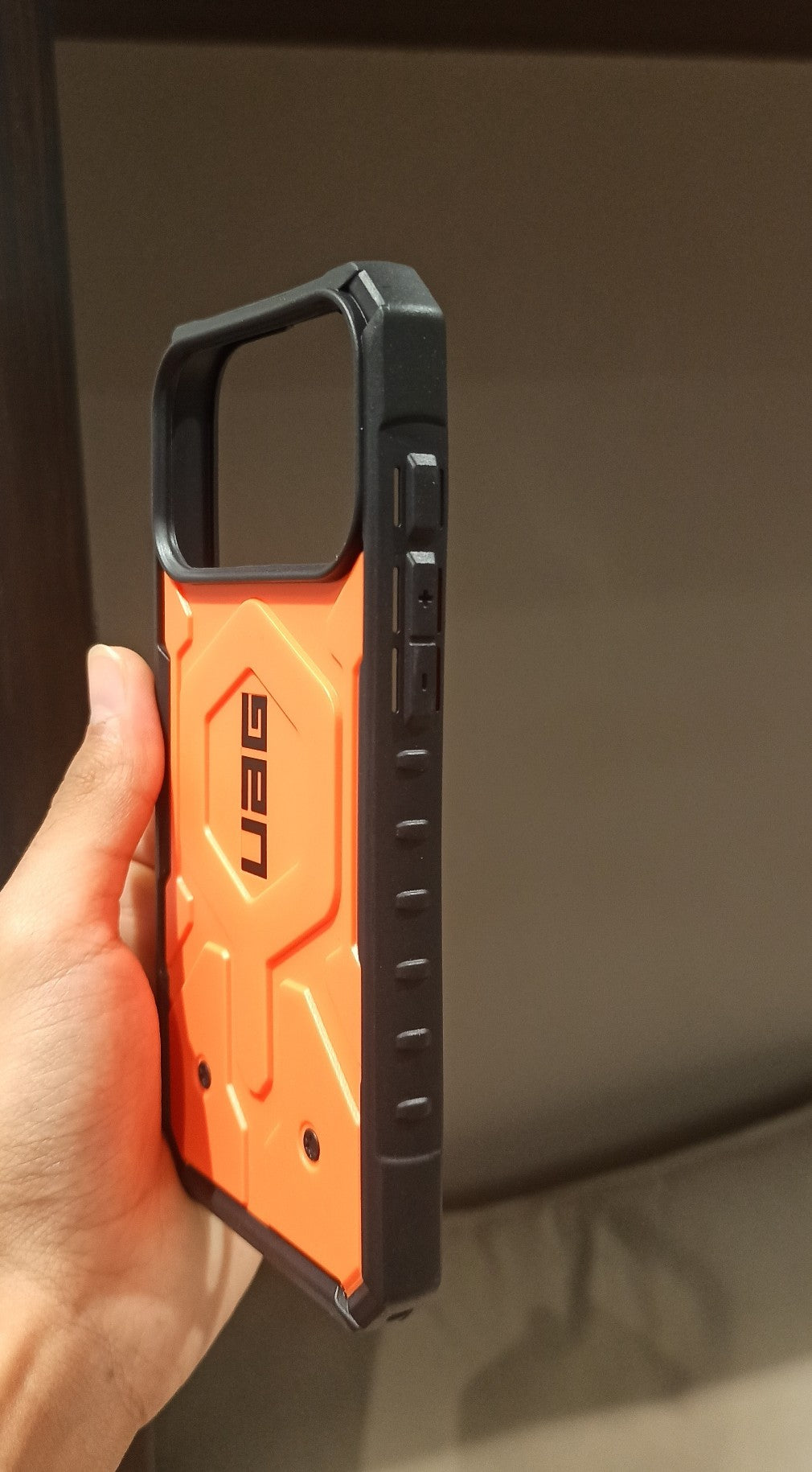 UAG Pathfinder Rugged Case With MacSafe - Orange